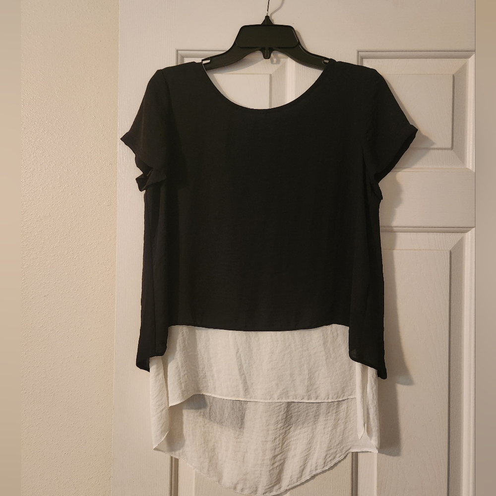 Dresser Black & White Layered Top Medium